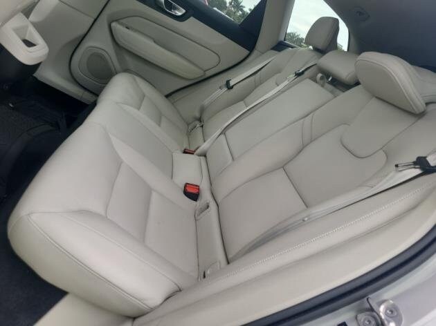 2024 Volvo XC60 B5 Plus photo 4