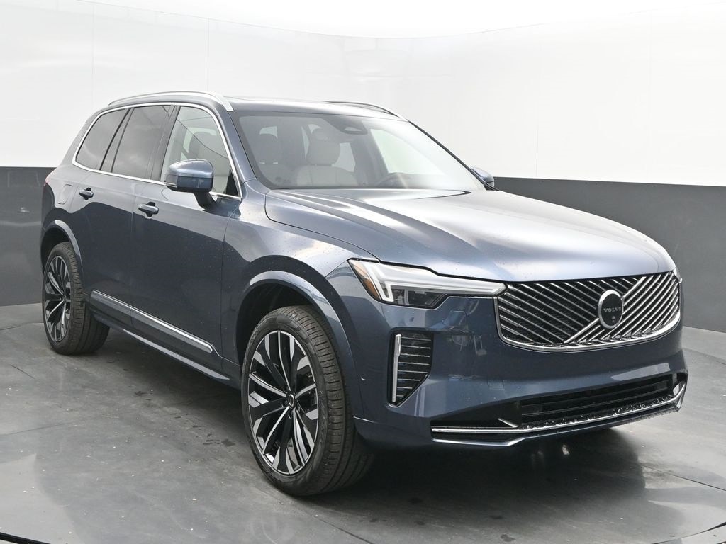 2026 Volvo XC90 Plus's photo