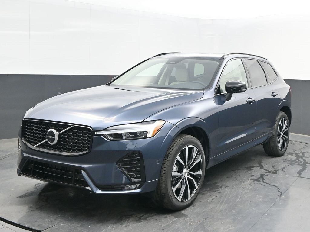 2025 Volvo XC60 B5 Plus photo 3