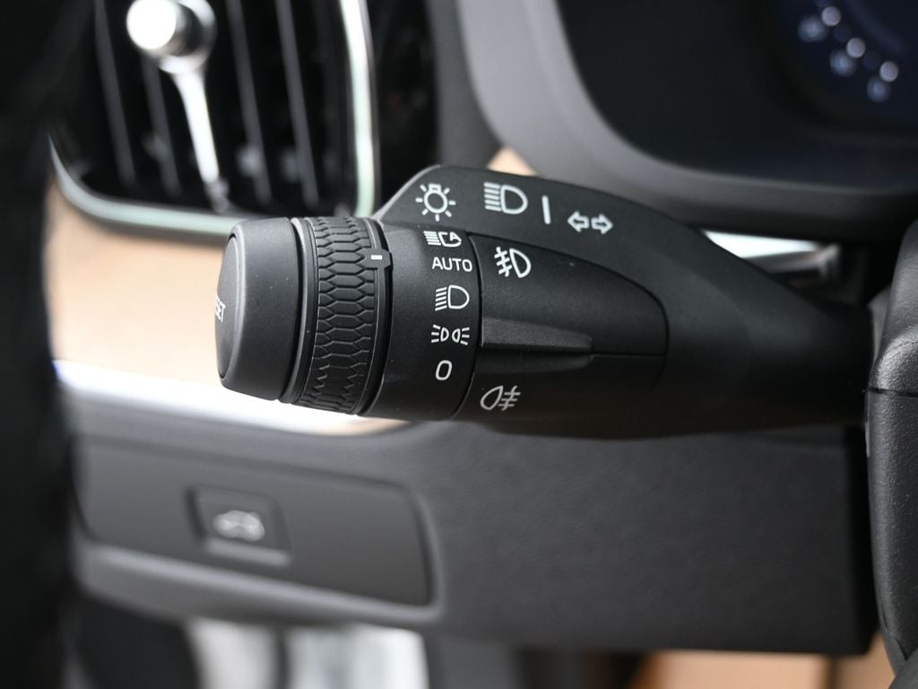 2026 Volvo XC60 Core - Photo 16