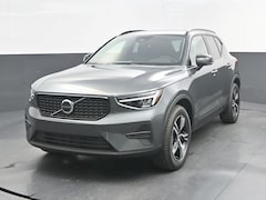 2026 Volvo XC40 B4 Core FWD SUV