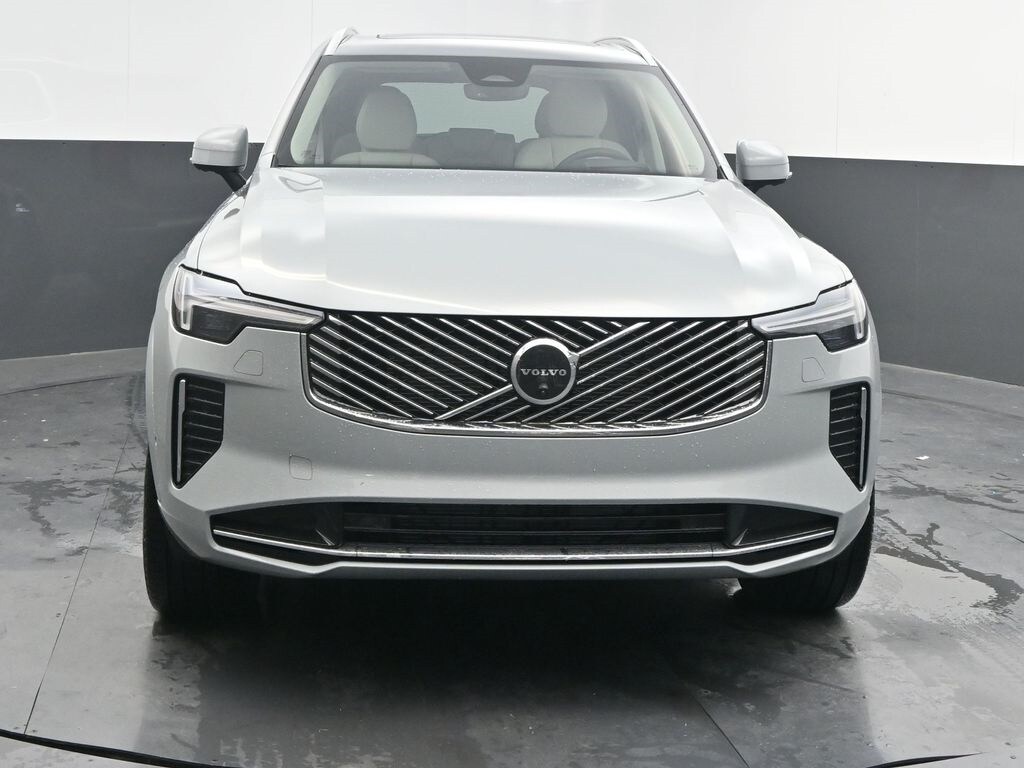 2026 Volvo XC90 B5 Ultimate photo 2