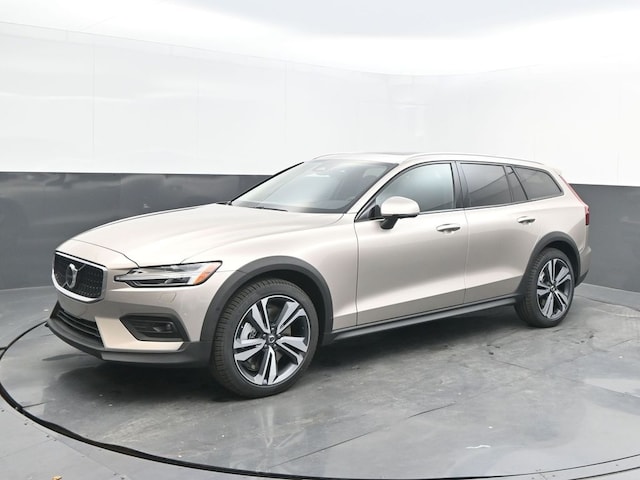 New 2026 Volvo V60 Cross Country B5 Plus Wagon for Sale in Huntsville, AL