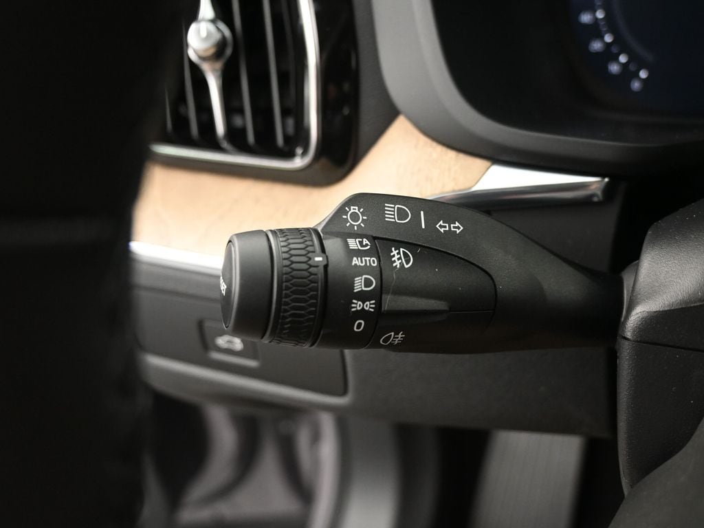 2026 Volvo XC60 Core - Photo 16
