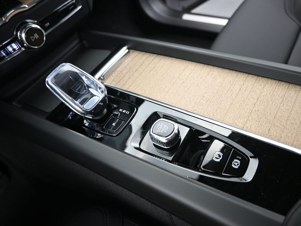 2026 Volvo XC60 Core - Photo 24