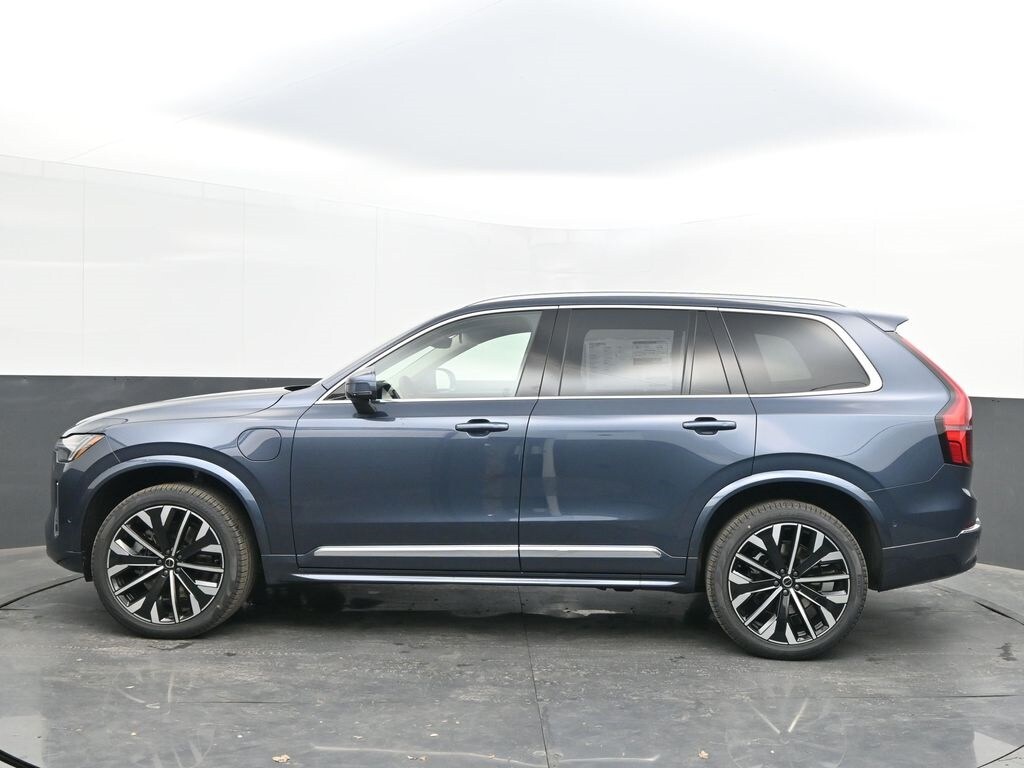 2025 Volvo XC90 T8 Plus photo 4