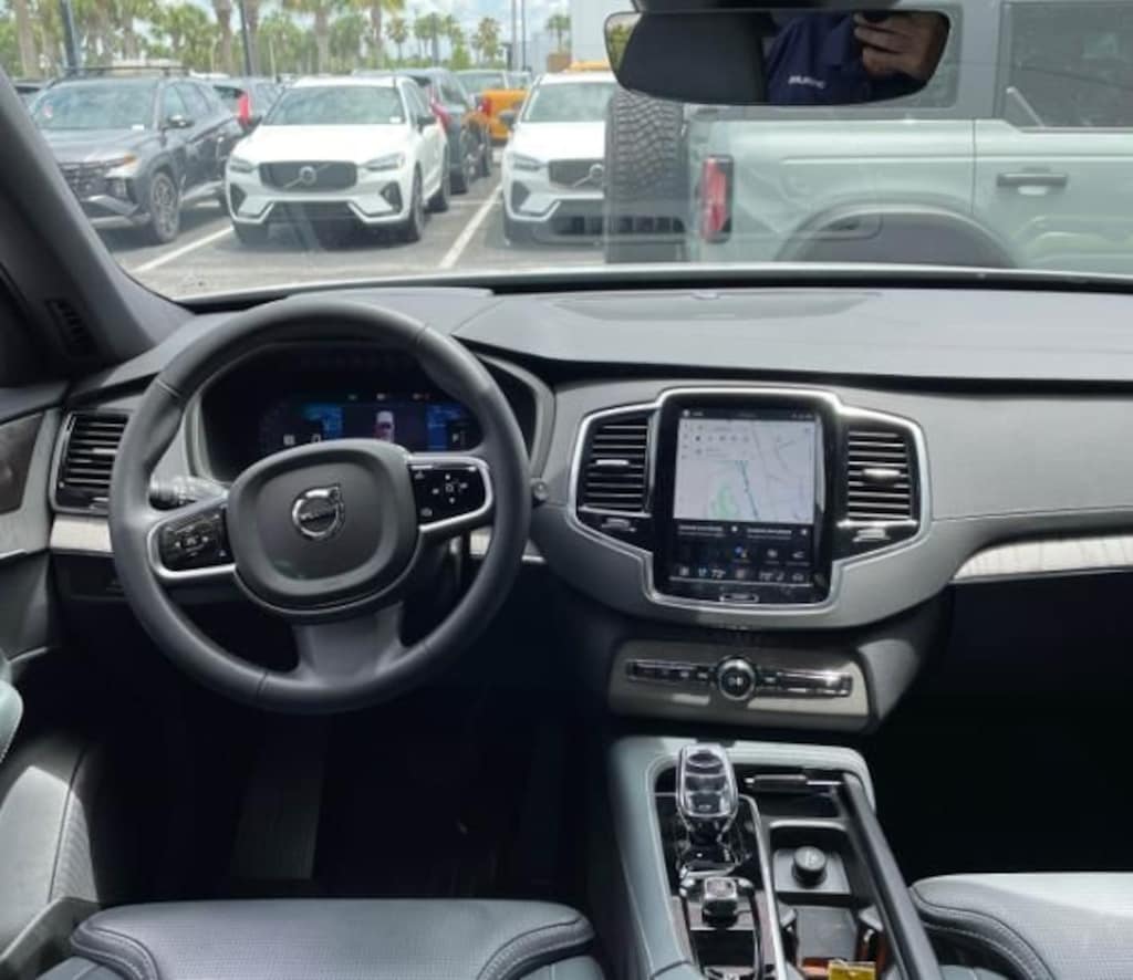 Used 2025 Volvo XC90 Plug-In Hybrid T8 Ultra SUV