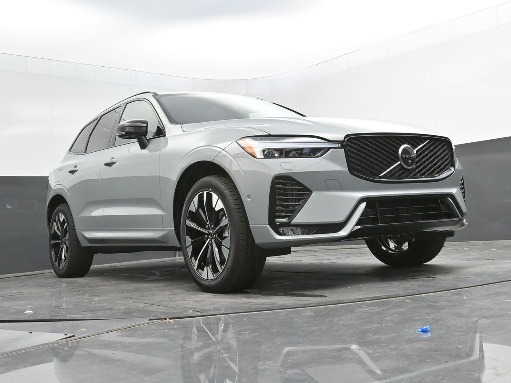 2026 Volvo XC60 Plus - Photo 27