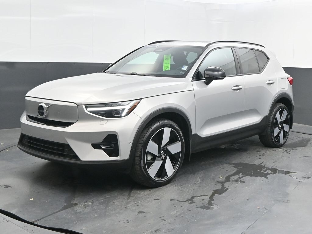 2023 Volvo XC40 Recharge Ultimate photo 2