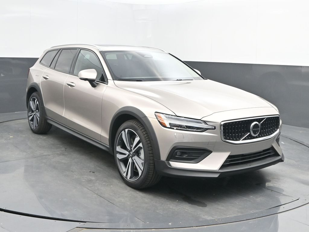 2026 Volvo V60 Cross Country Plus - Photo 9