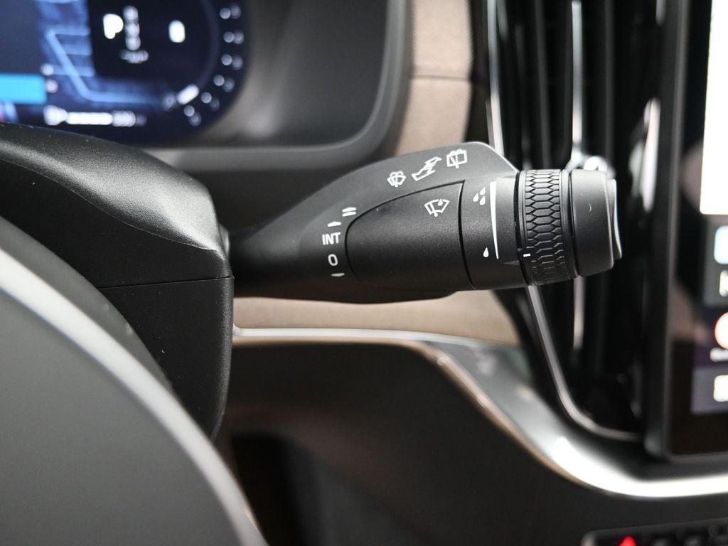 2026 Volvo XC90 Ultra - Photo 18