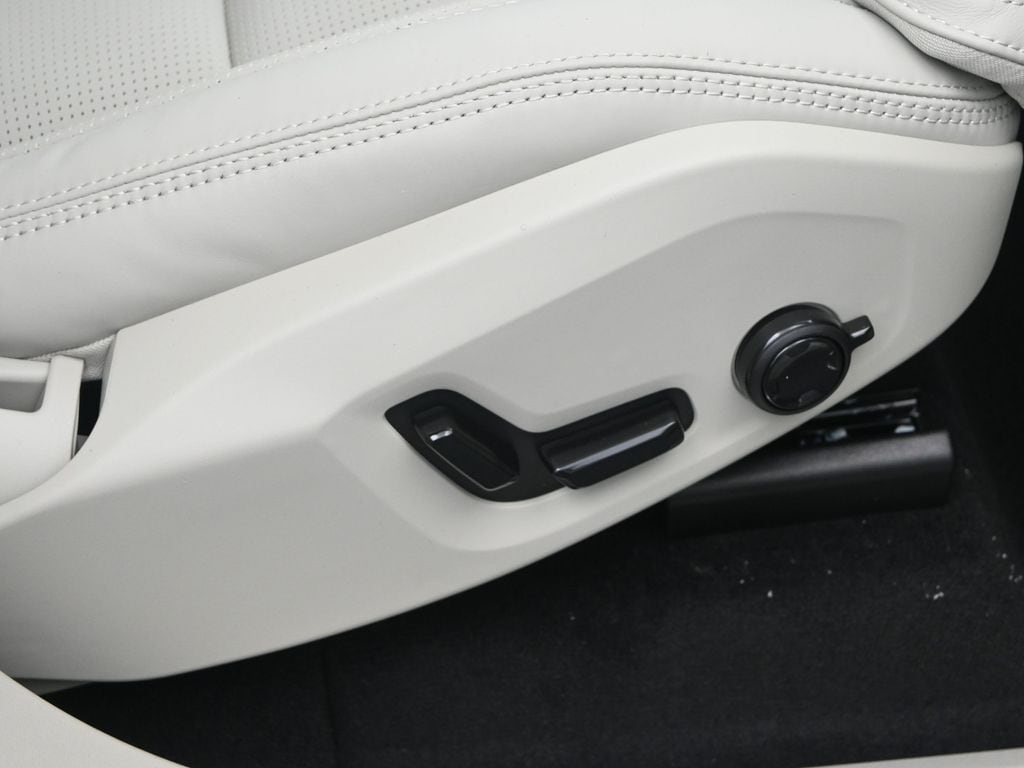 2026 Volvo XC90 Ultra - Photo 36