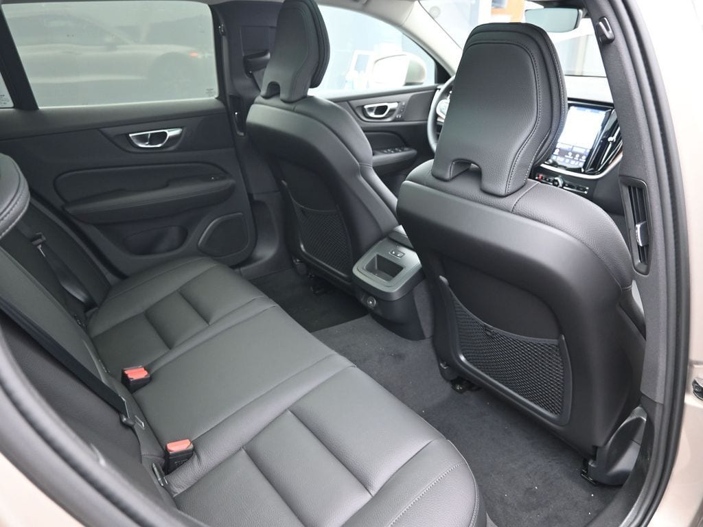 2026 Volvo V60 Cross Country Plus - Photo 34