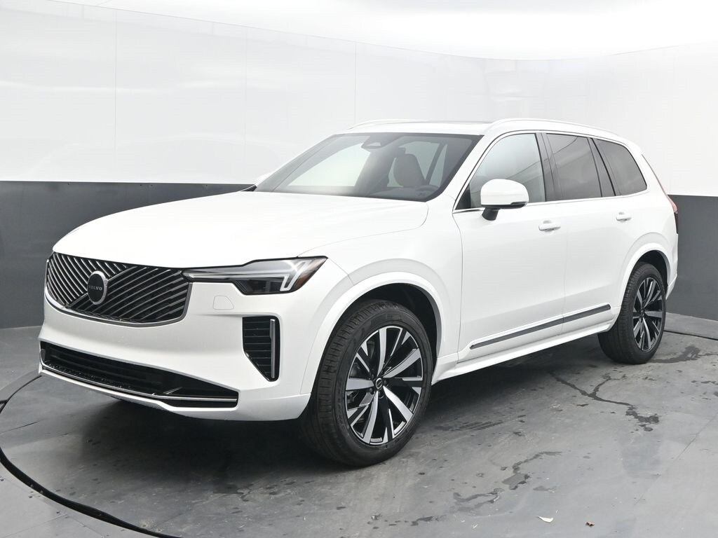 2026 Volvo XC90 B5 Core photo 3