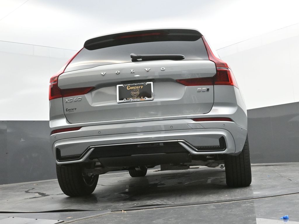 2026 Volvo XC60 Plus - Photo 24