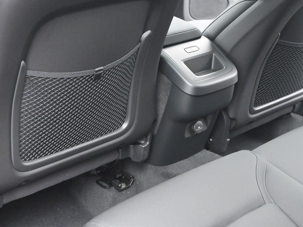 2026 Volvo XC60 Core - Photo 29