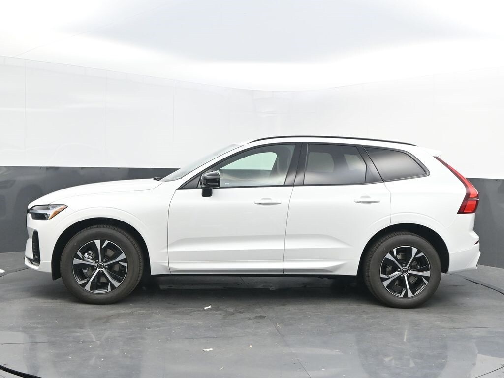 2026 Volvo XC60 B5 Core photo 4