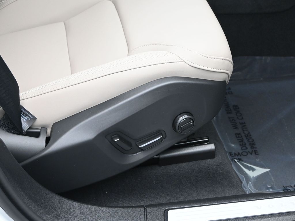 2026 Volvo XC60 Core - Photo 35