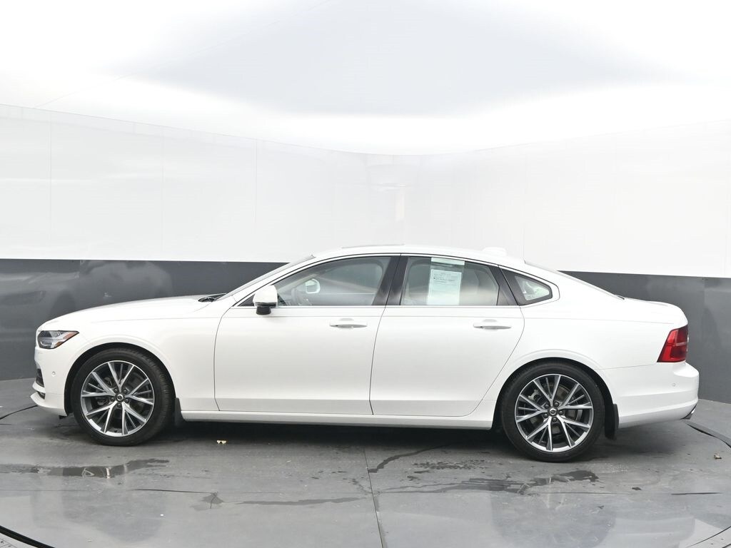 2017 Volvo S90 T5 Momentum photo 4