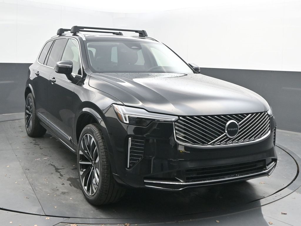 2026 Volvo XC90 Core's photo