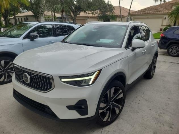 2023 Volvo XC40 Plus