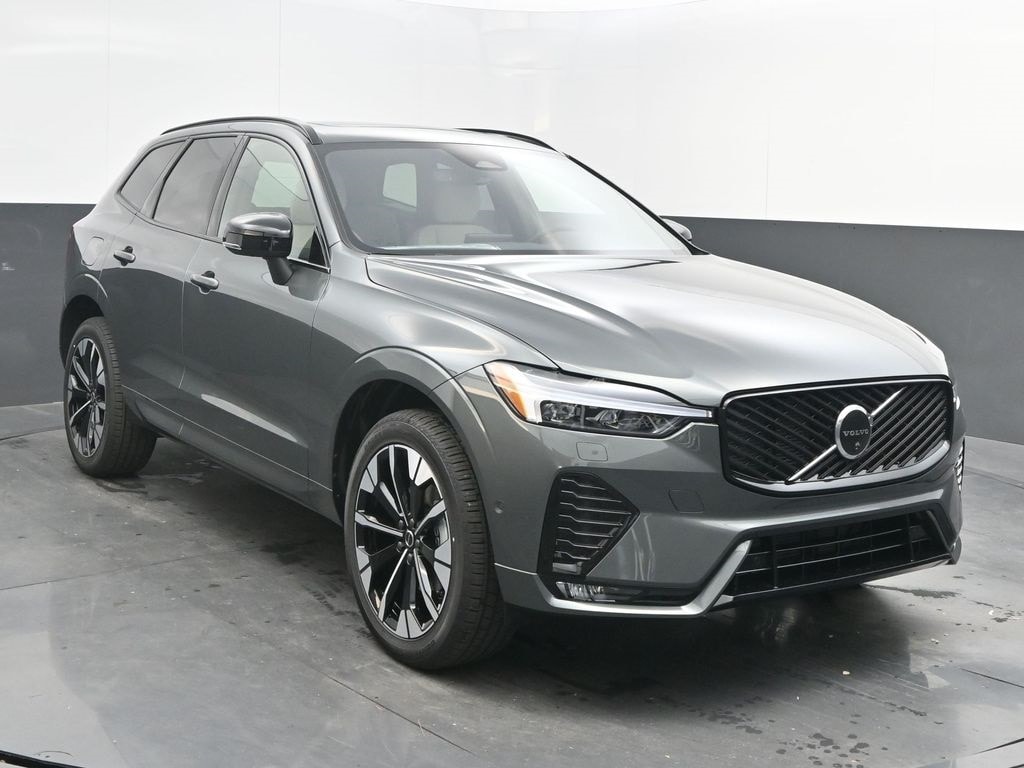 2026 Volvo XC60 Plus's photo