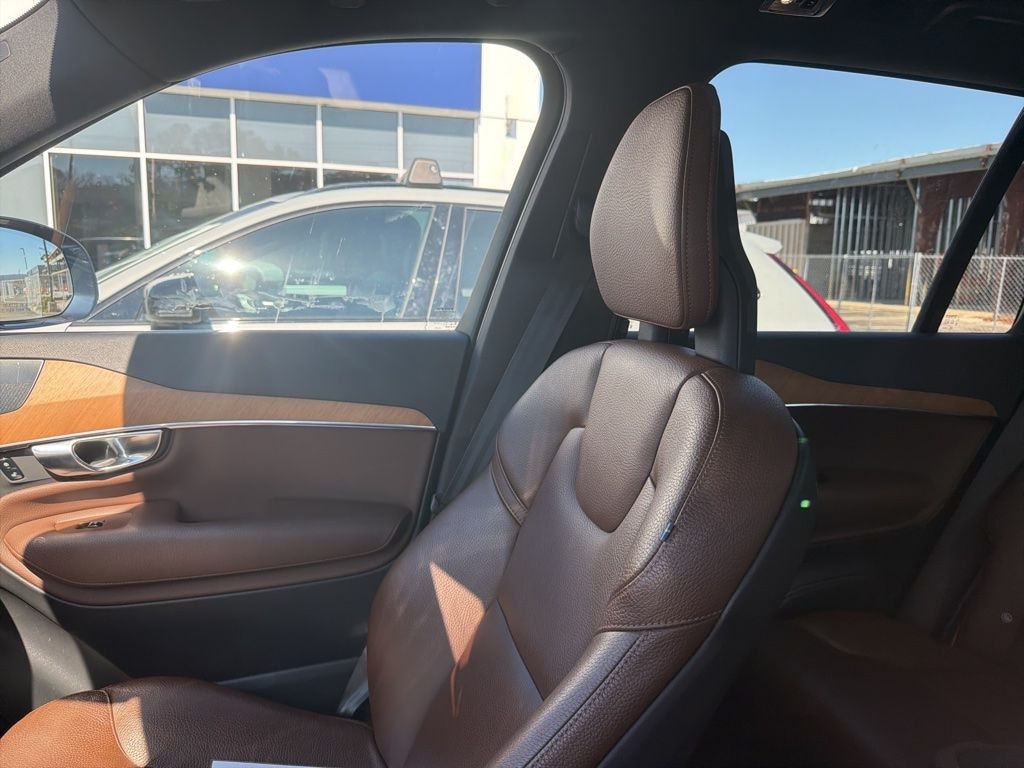 Used 2022 Volvo XC90 T6 Momentum SUV
