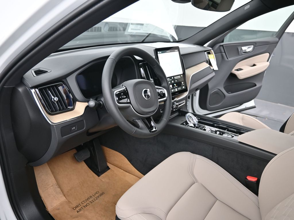 2026 Volvo XC60 Core - Photo 14