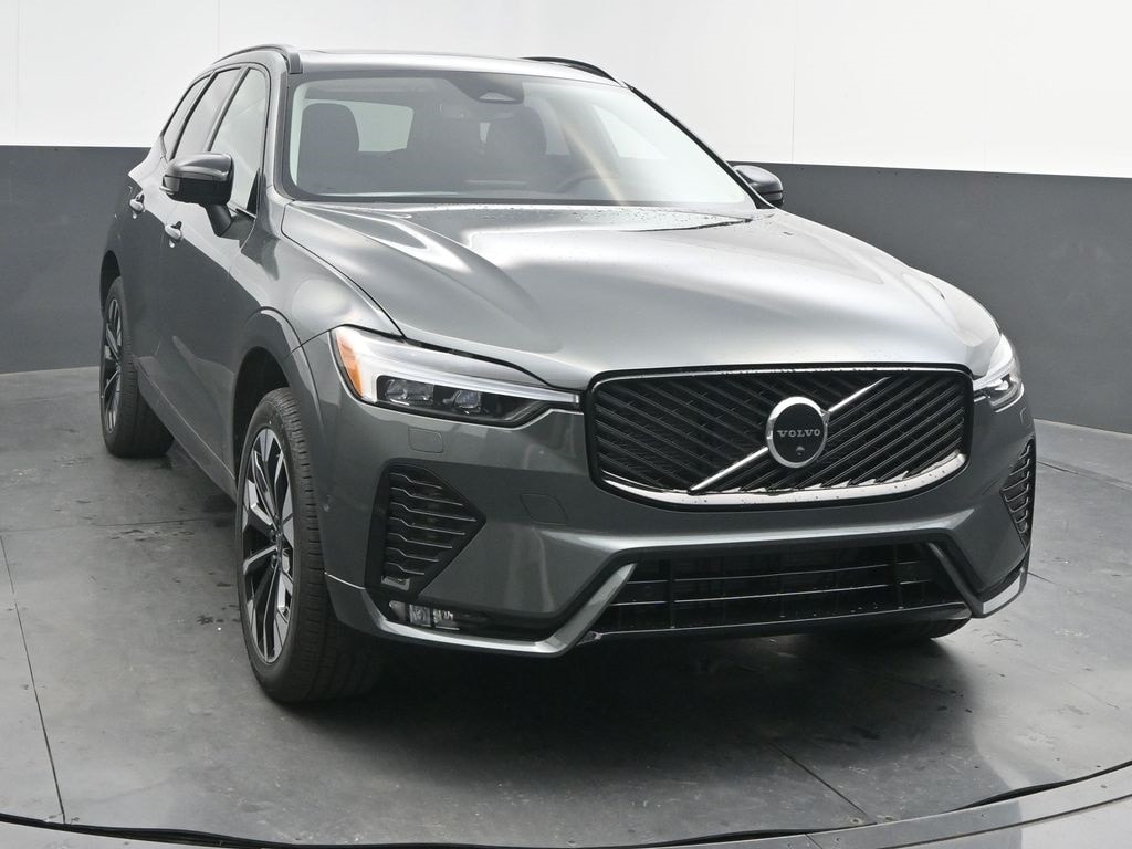 2026 Volvo XC60 B5 Plus Dark AWD's photo