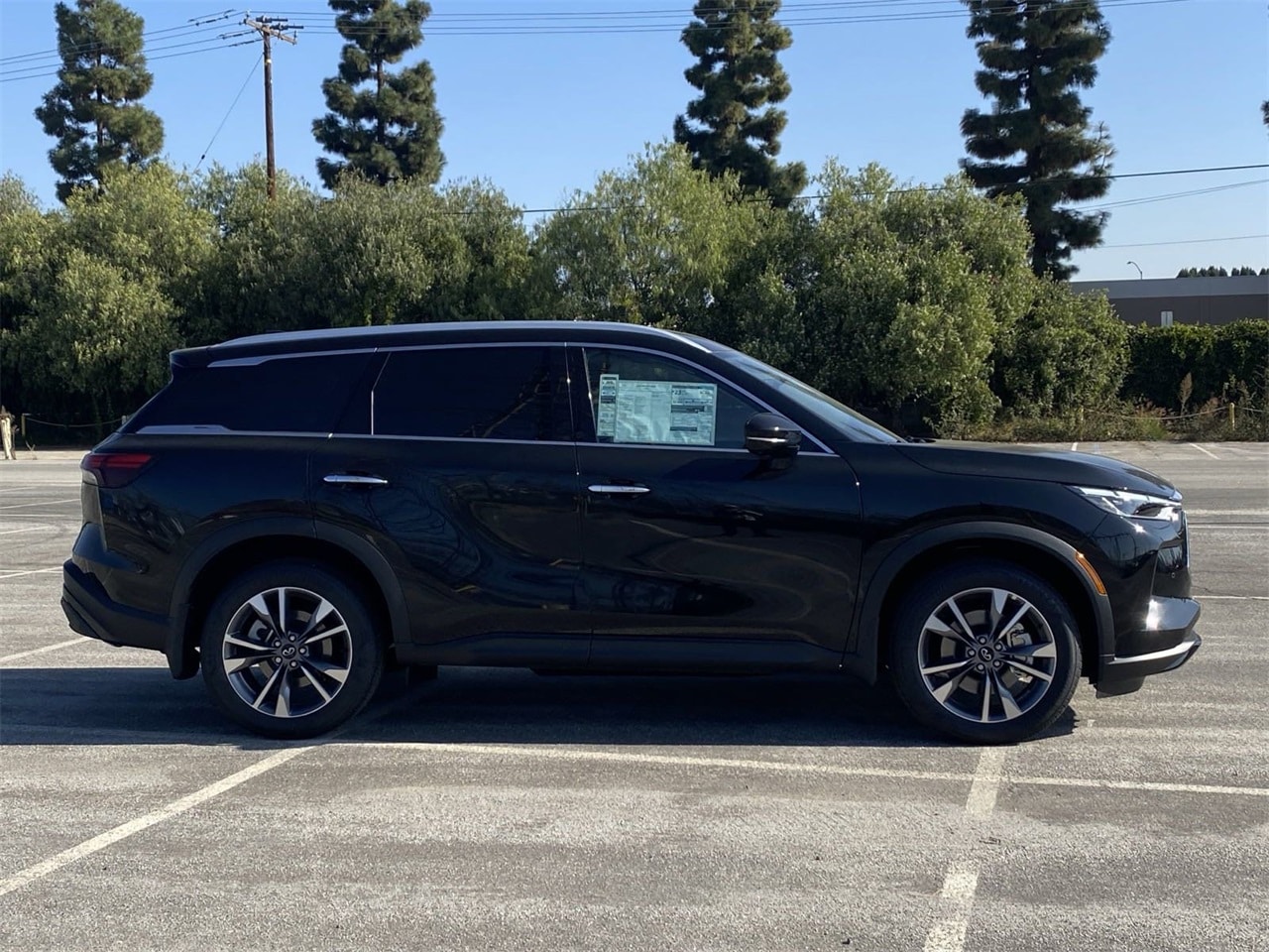 New 2024 INFINITI QX60 LUXE for Sale in Cerritos CA RC341042