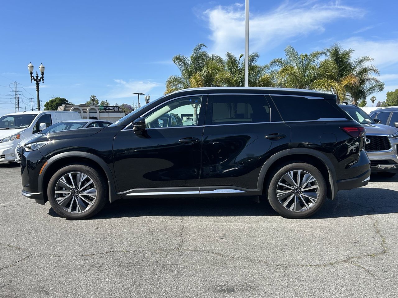 2026 INFINITI QX60 Luxe photo 2