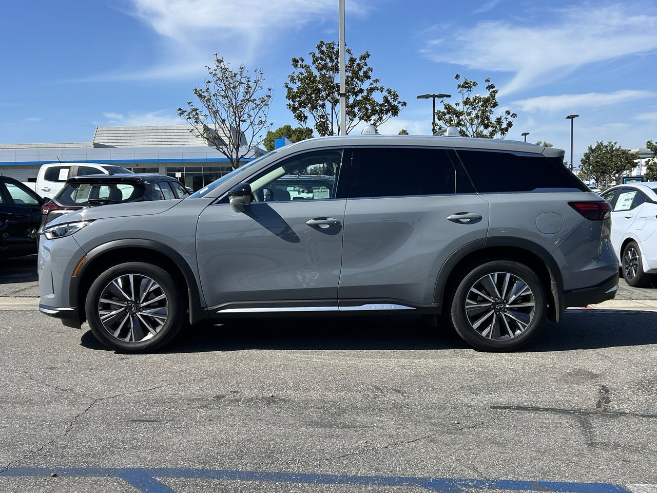 2026 INFINITI QX60 Luxe photo 2