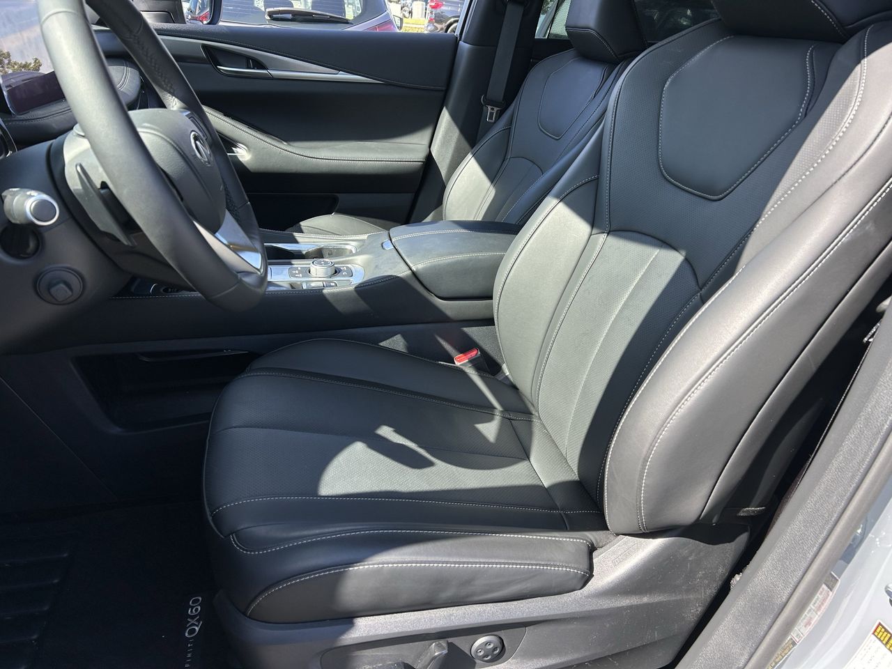 2026 INFINITI QX60 Luxe photo 6