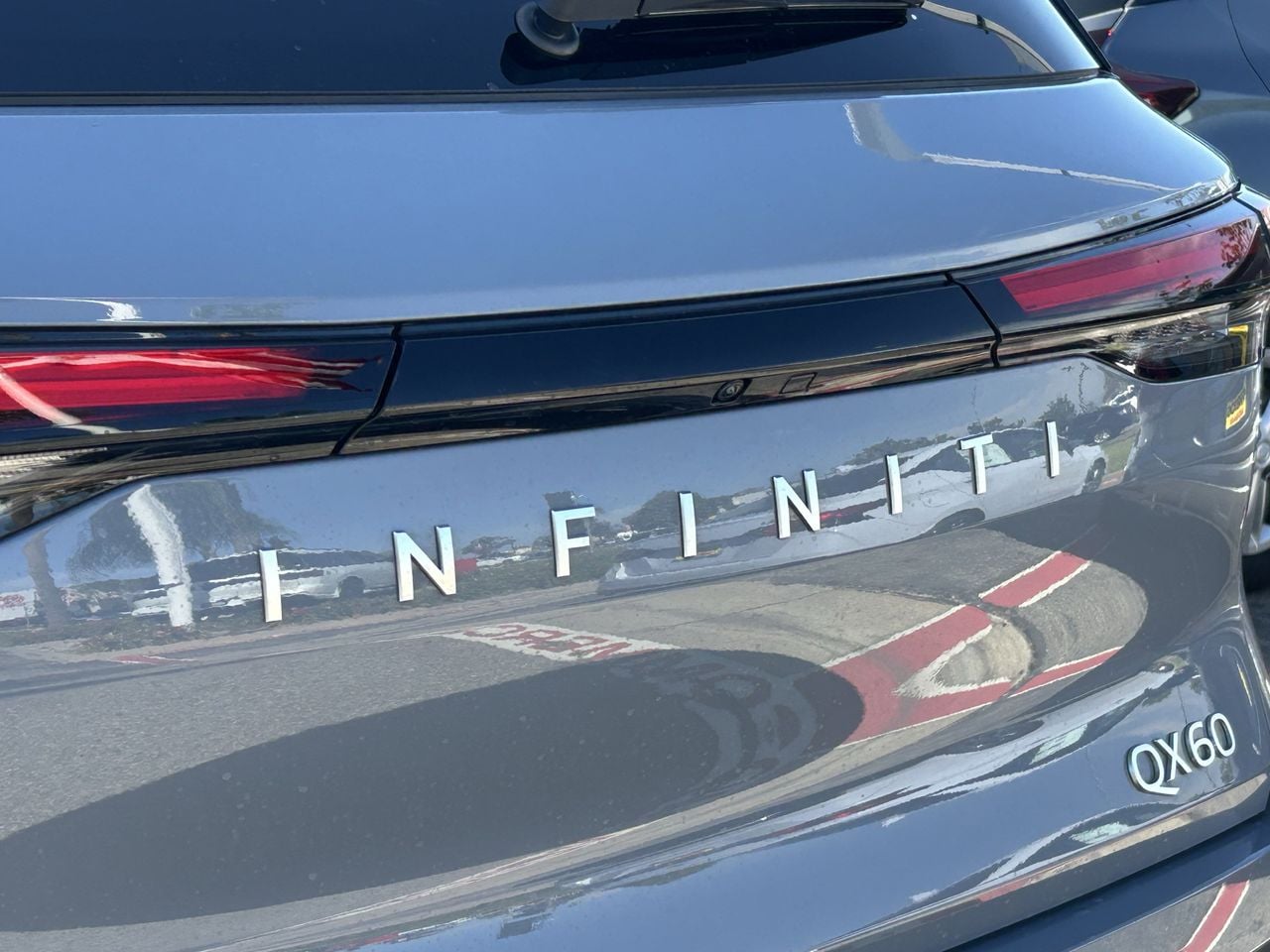 2026 INFINITI QX60 Luxe photo 4