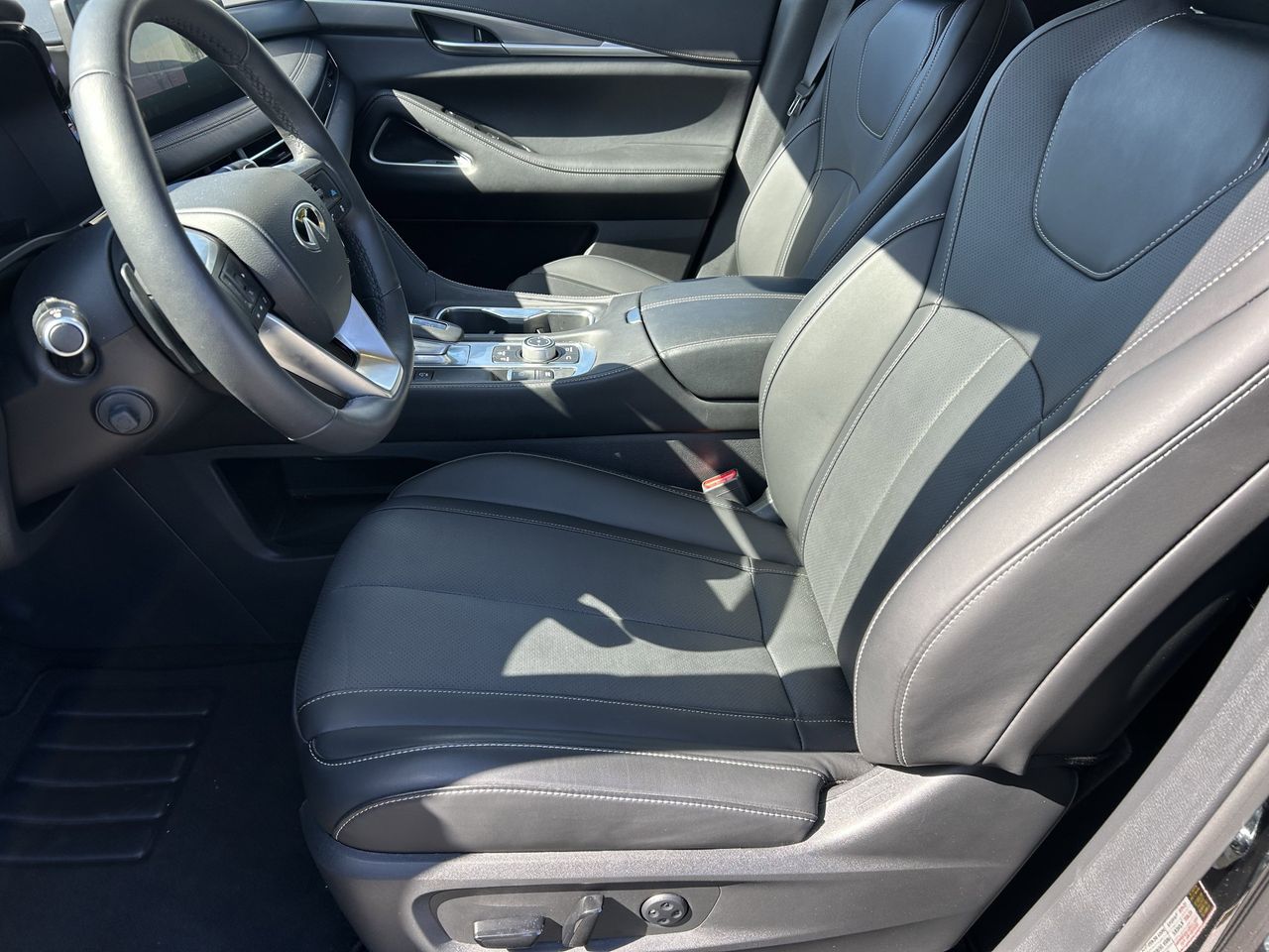 2026 INFINITI QX60 Luxe photo 5