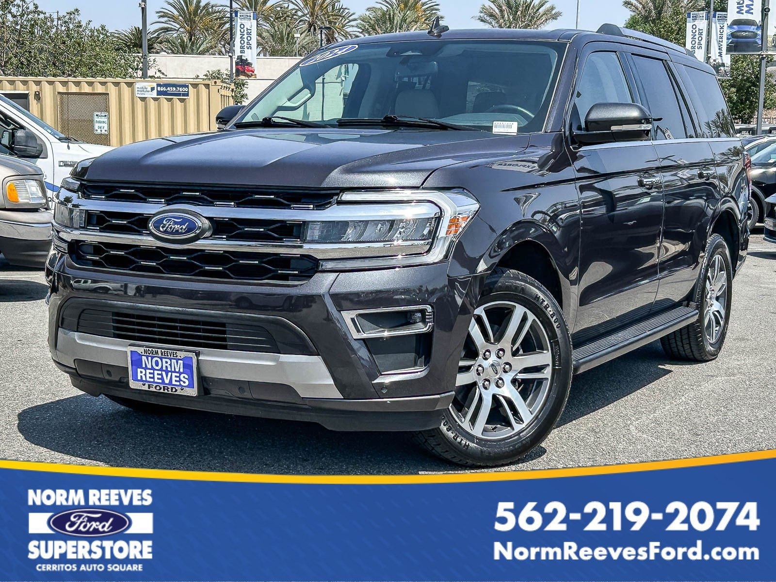 2024 Ford Expedition Limited's photo