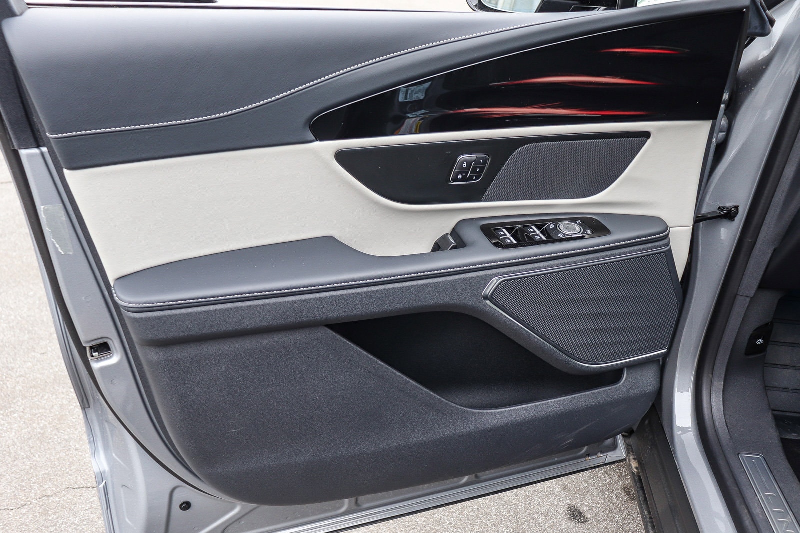 2025 Lincoln Nautilus Premiere - Photo 24