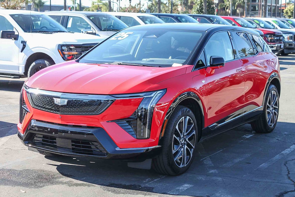 Used 2025 Cadillac OPTIQ Sport AWD Sport w/1SH