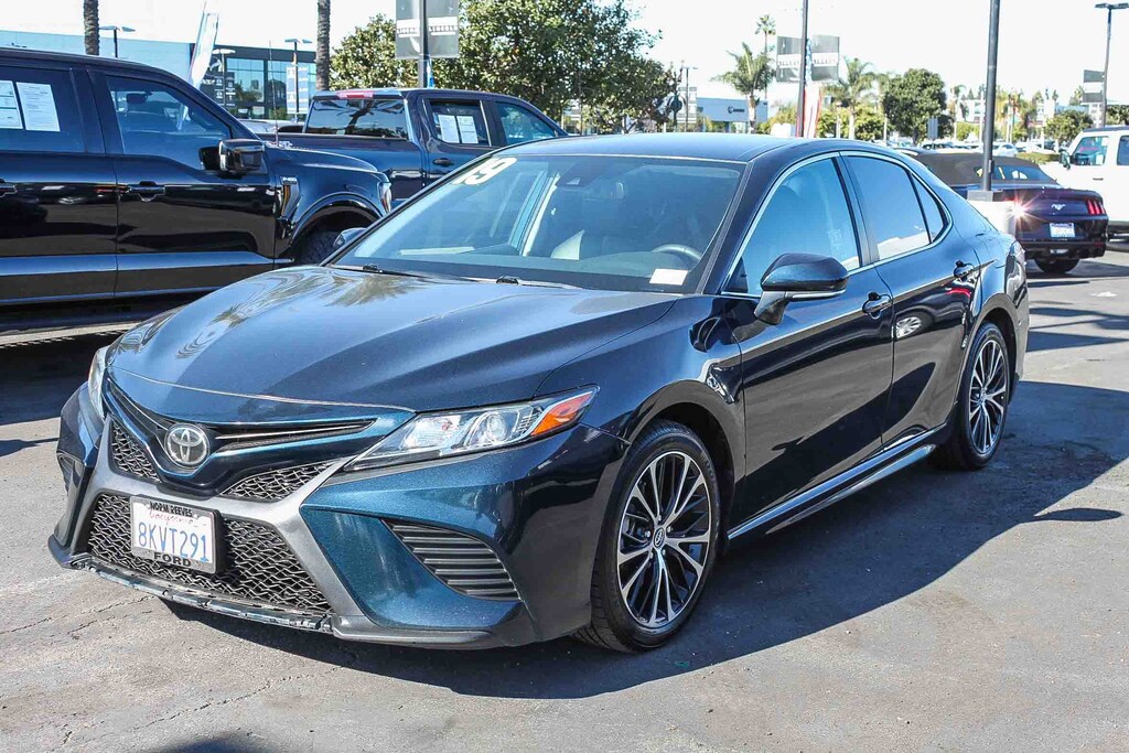 Used 2019 Toyota Camry SE SE Auto