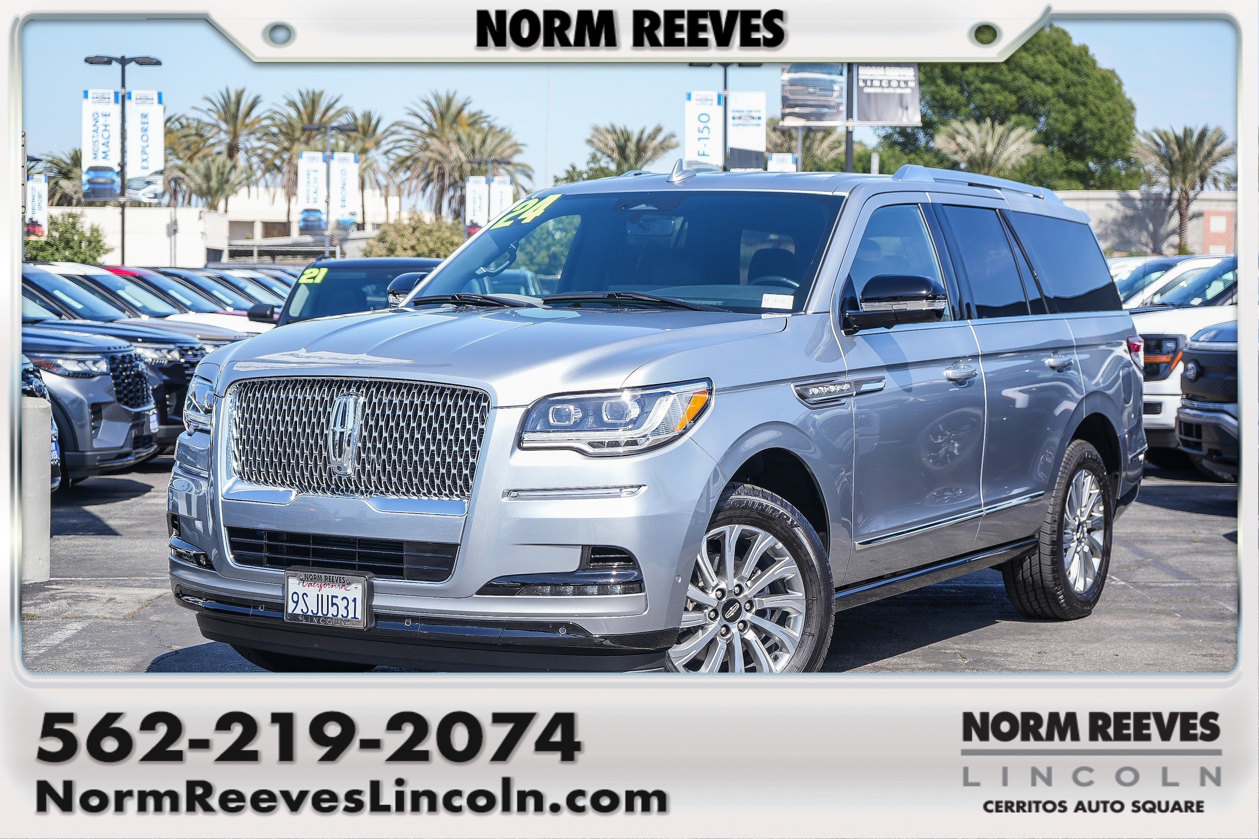 2024 Lincoln Navigator Premiere AWD's photo
