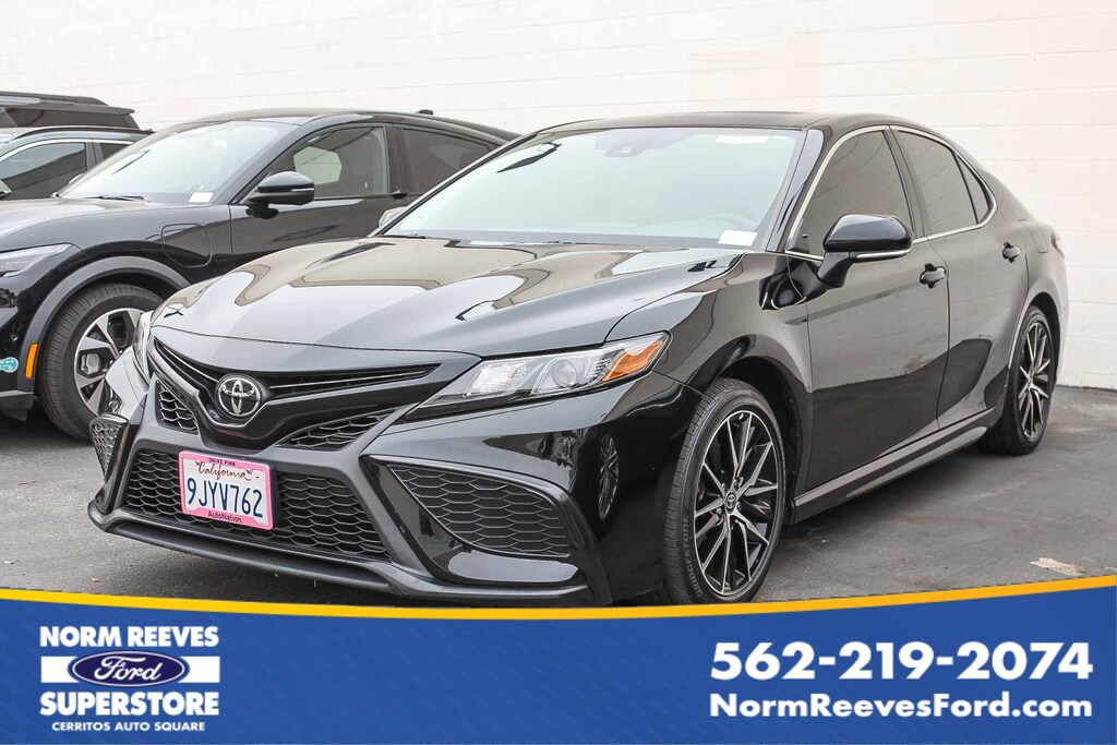 Used 2024 Toyota Camry SE SE Auto