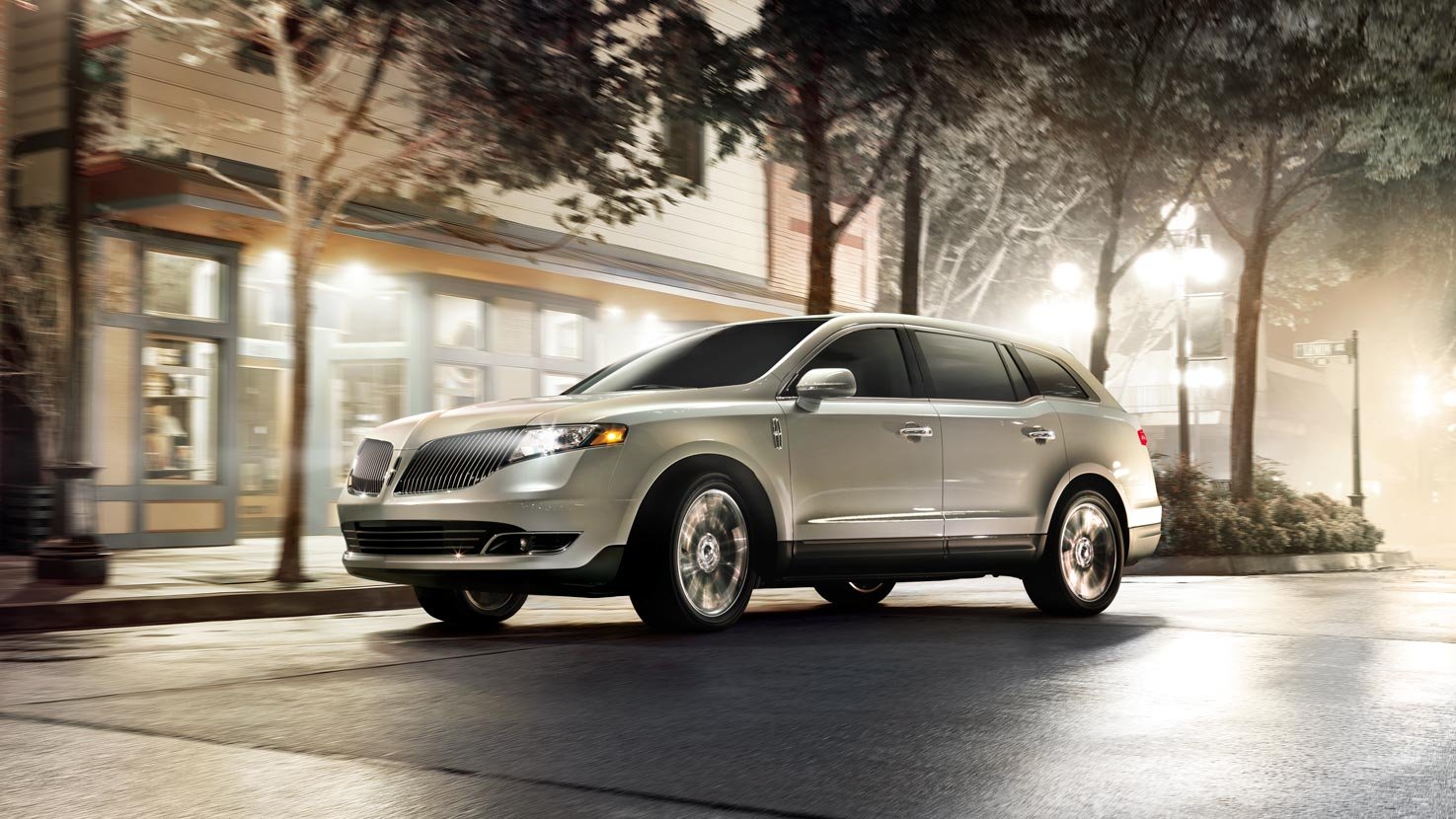 2015 Lincoln MKT Comparison