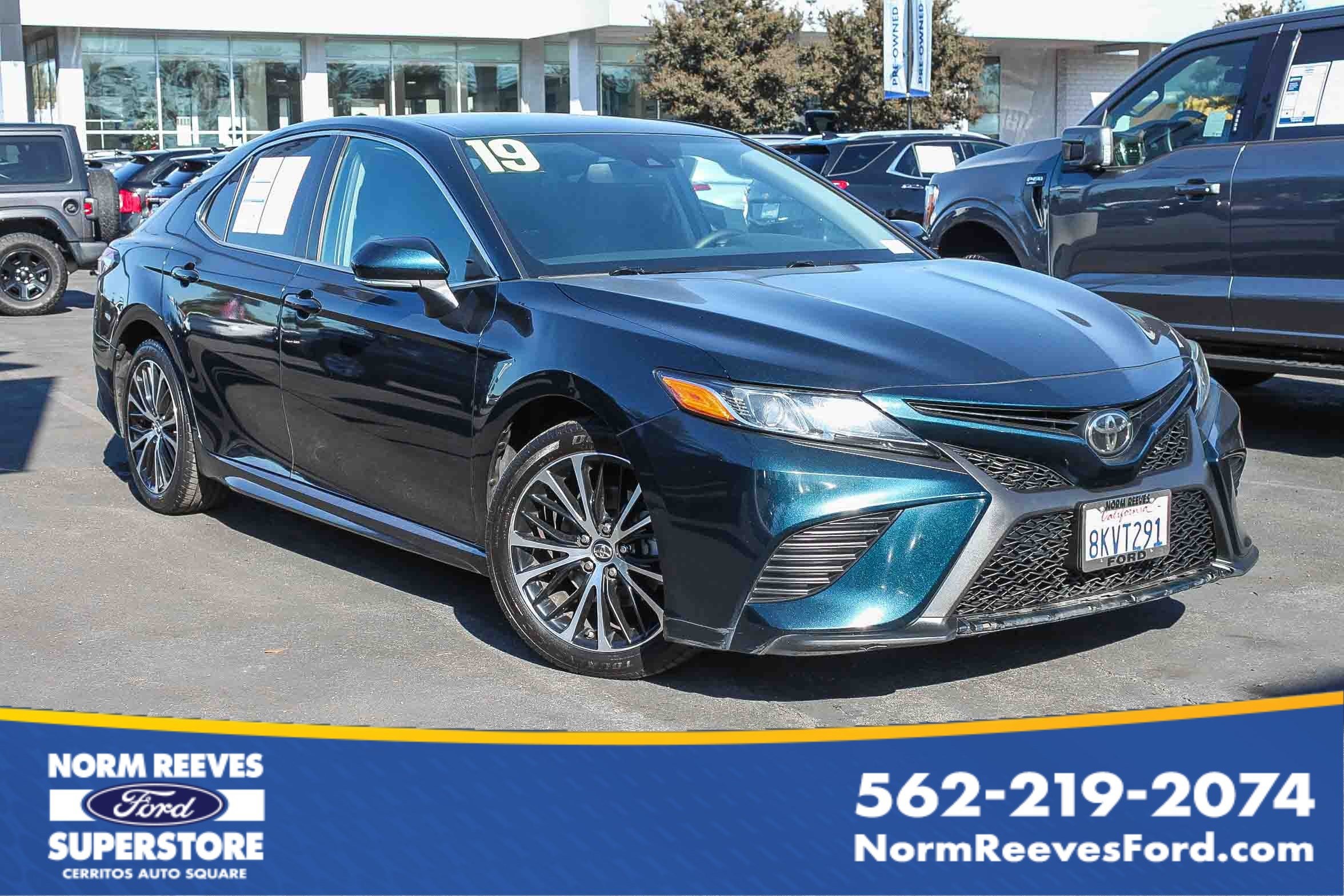 2019 Toyota Camry SE