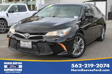 2015 Toyota Camry SE Sedan