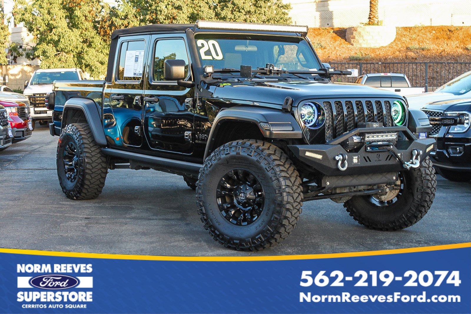 2020 Jeep Gladiator Sport S's photo