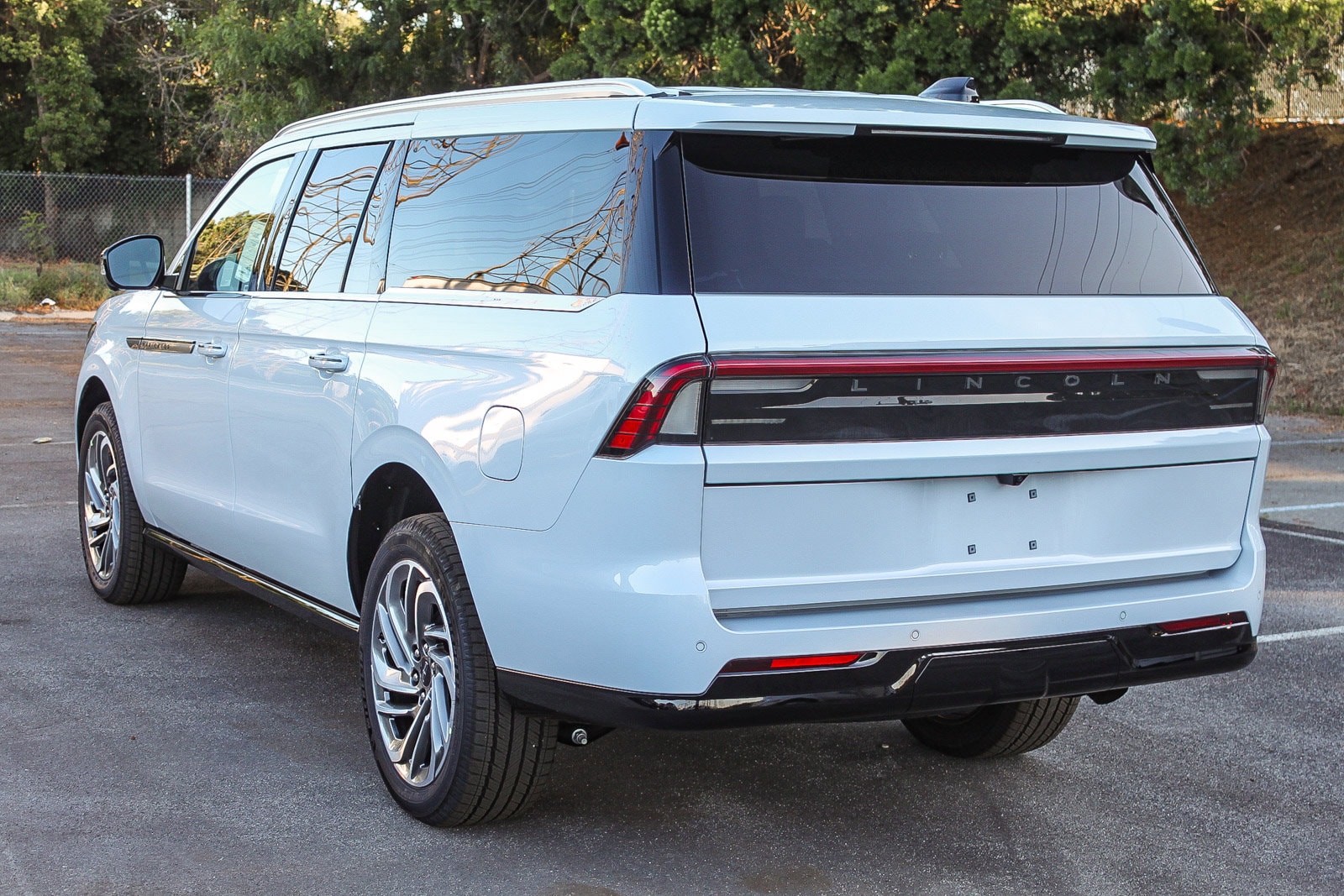 2026 Lincoln Navigator Reserve L - Photo 8