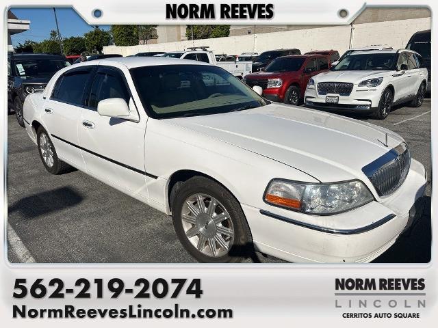 2010 Lincoln Town Car Signature Limited