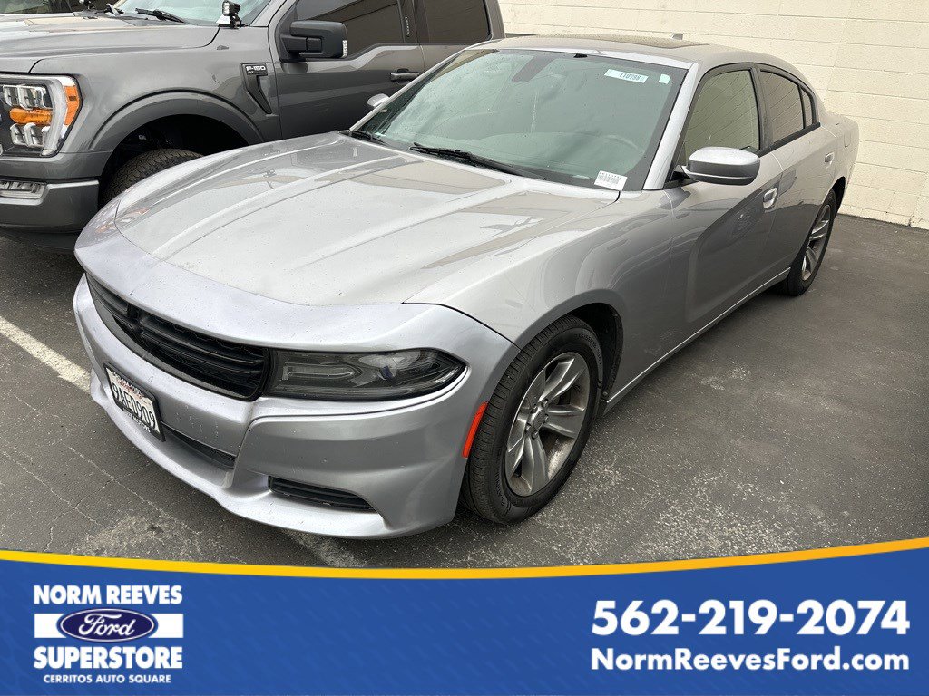 2015 Dodge Charger SXT's photo