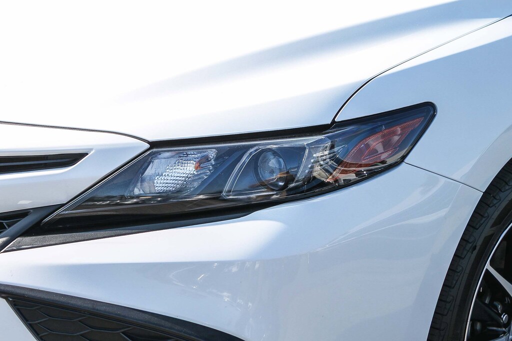 Used 2022 Toyota Camry SE SE Auto
