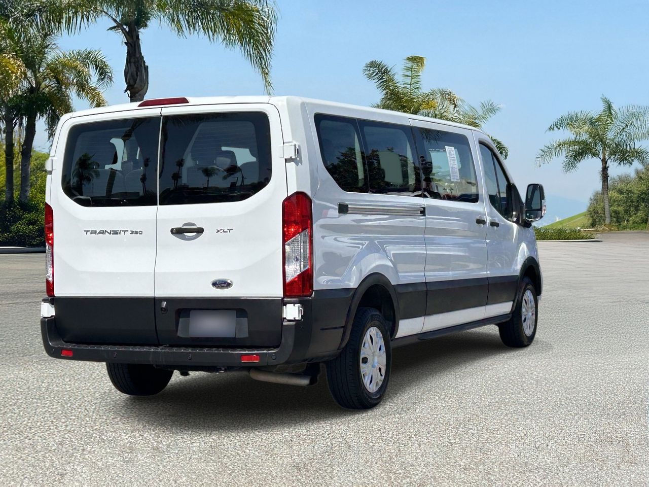 2023 Ford Transit-350 Passenger XLT photo 4